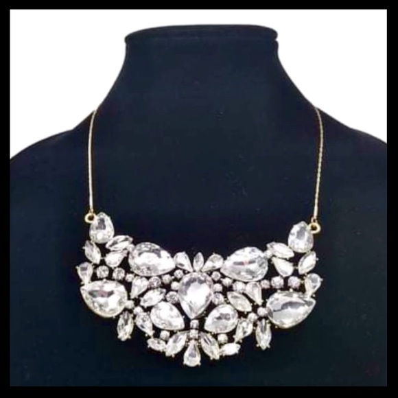AMRITA SINGH Bib Necklace Clear Crystals & Sliding Gold Chain - Picture 1 of 6
